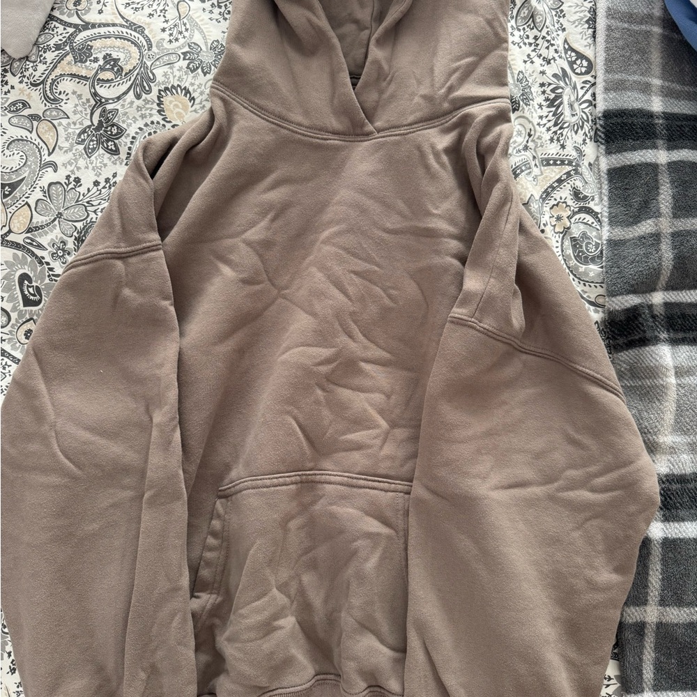 Hollister Men's Brown Hoodie Sweater